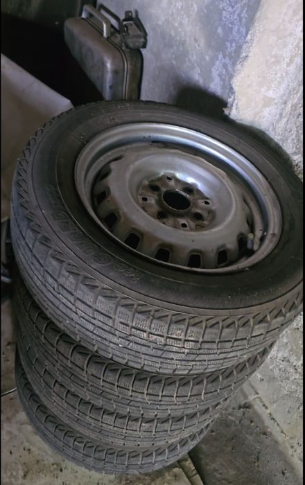Продам зимнюю резину с дисками  175/70/14