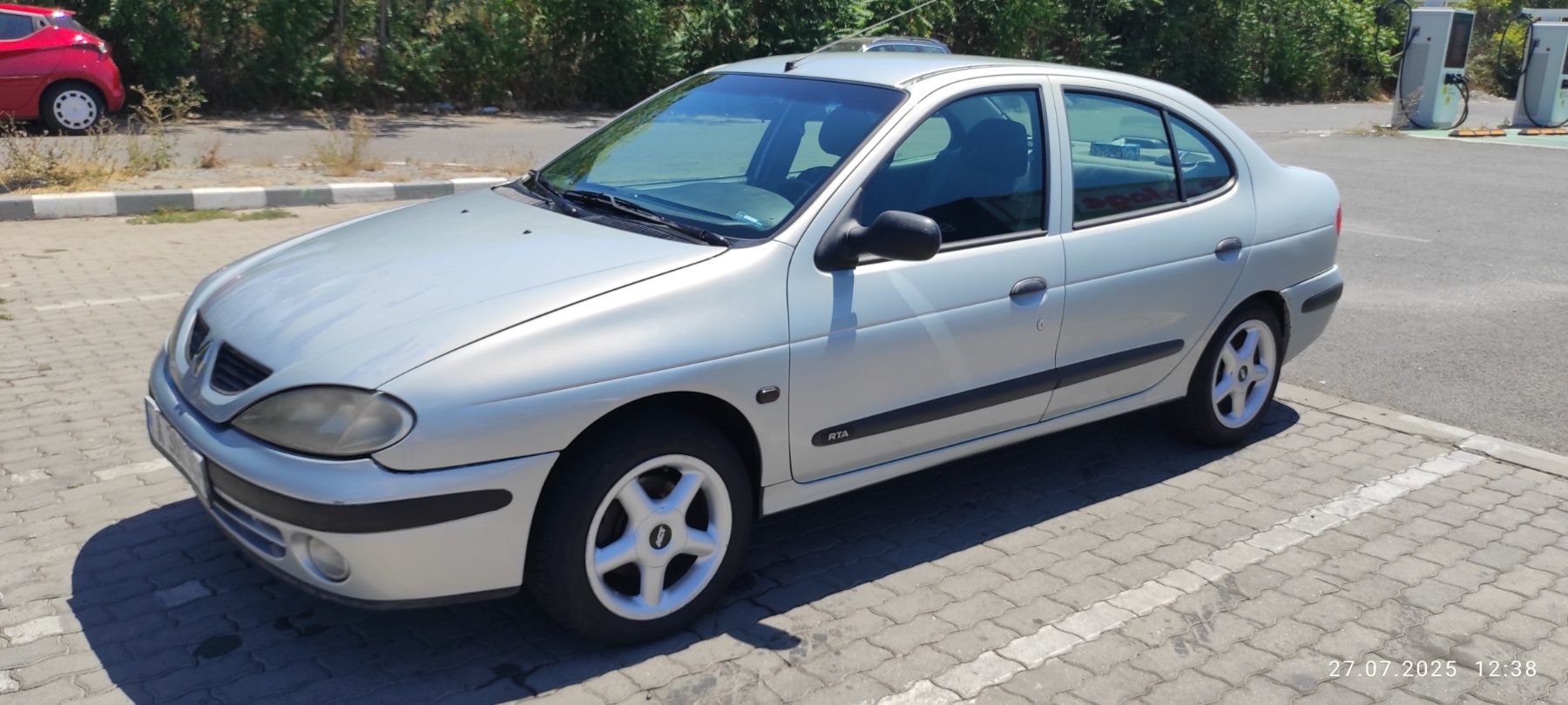 Renault Рено Меган класик 1.6 90 кс