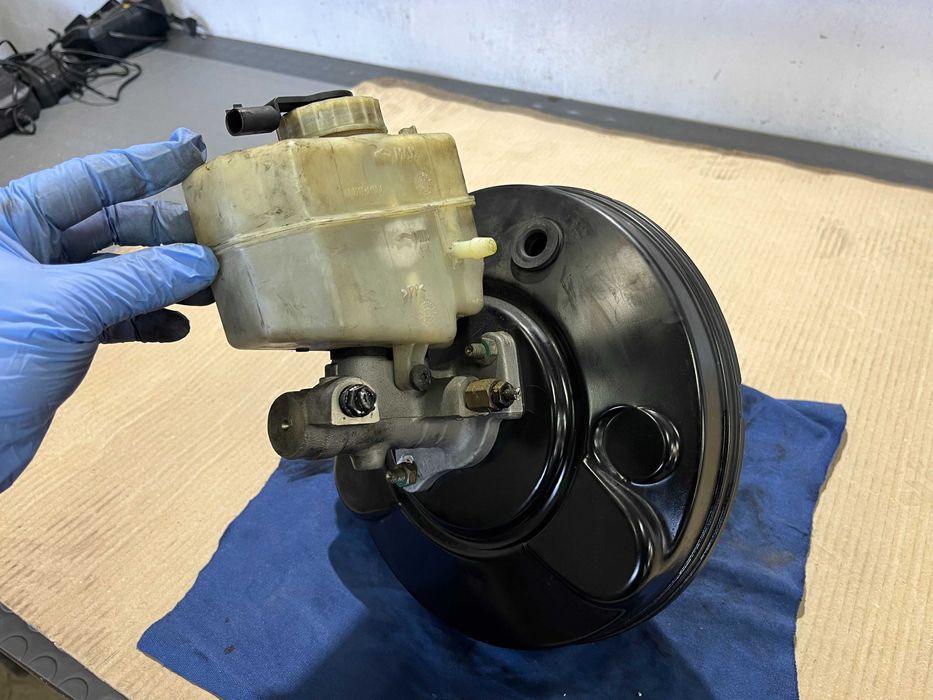 Серво със спирачна помпа за BMW E46 (DSC)