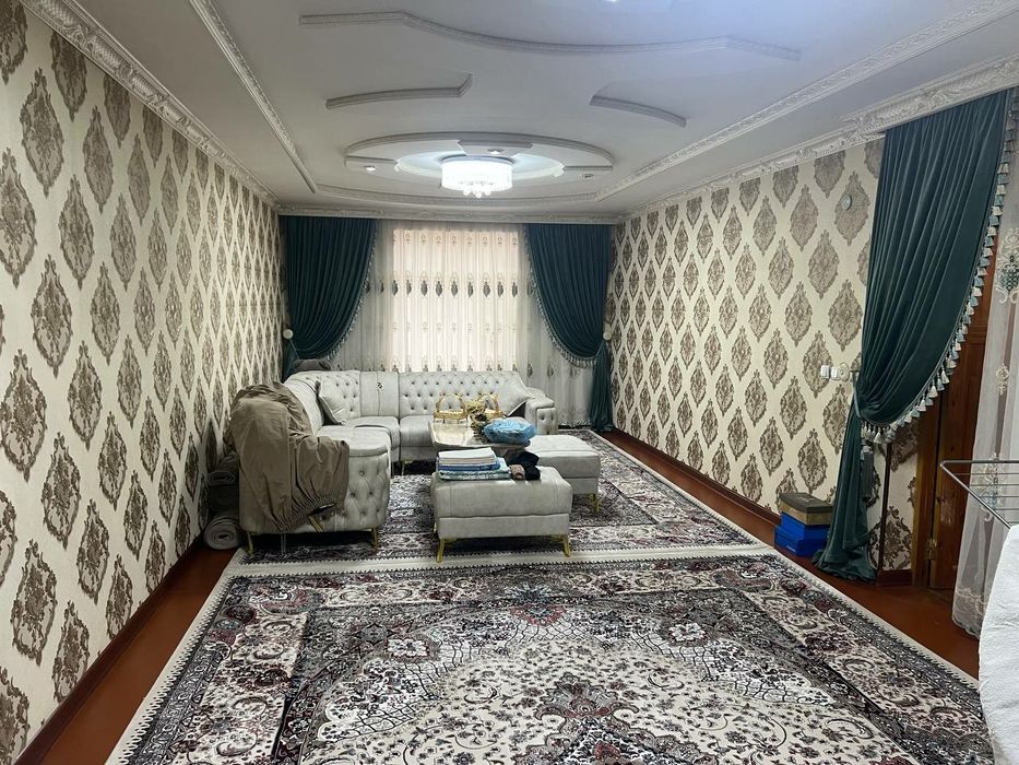 Авлиё Ота аркаси йул юзида ховли