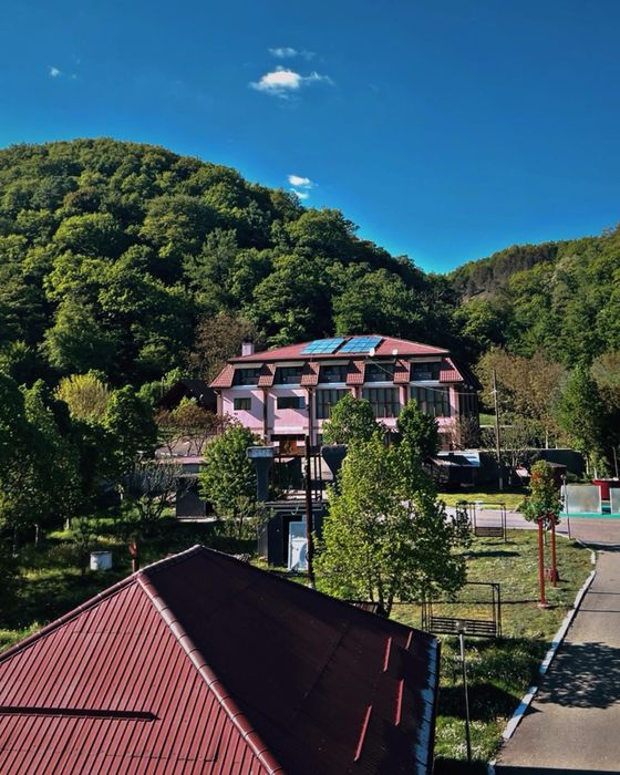 Cabana / Pensiune de inchiriat cu ciubar , sauna