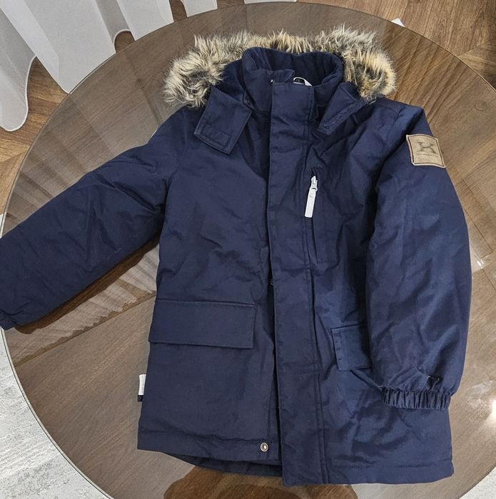 Продам детскую зимнюю куртку