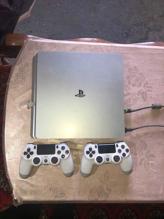Ps4 slim 1tb Sotiladi