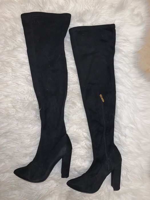 Cizme negre lungi piele intoarsa toc gros argintiu strasuri