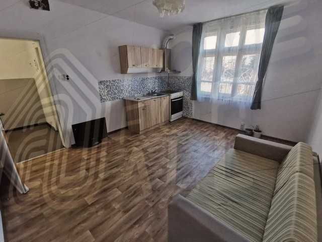 Дава се под наем Етаж от къща в София, Център - 74 кв.м за 459 € - Снимка #1