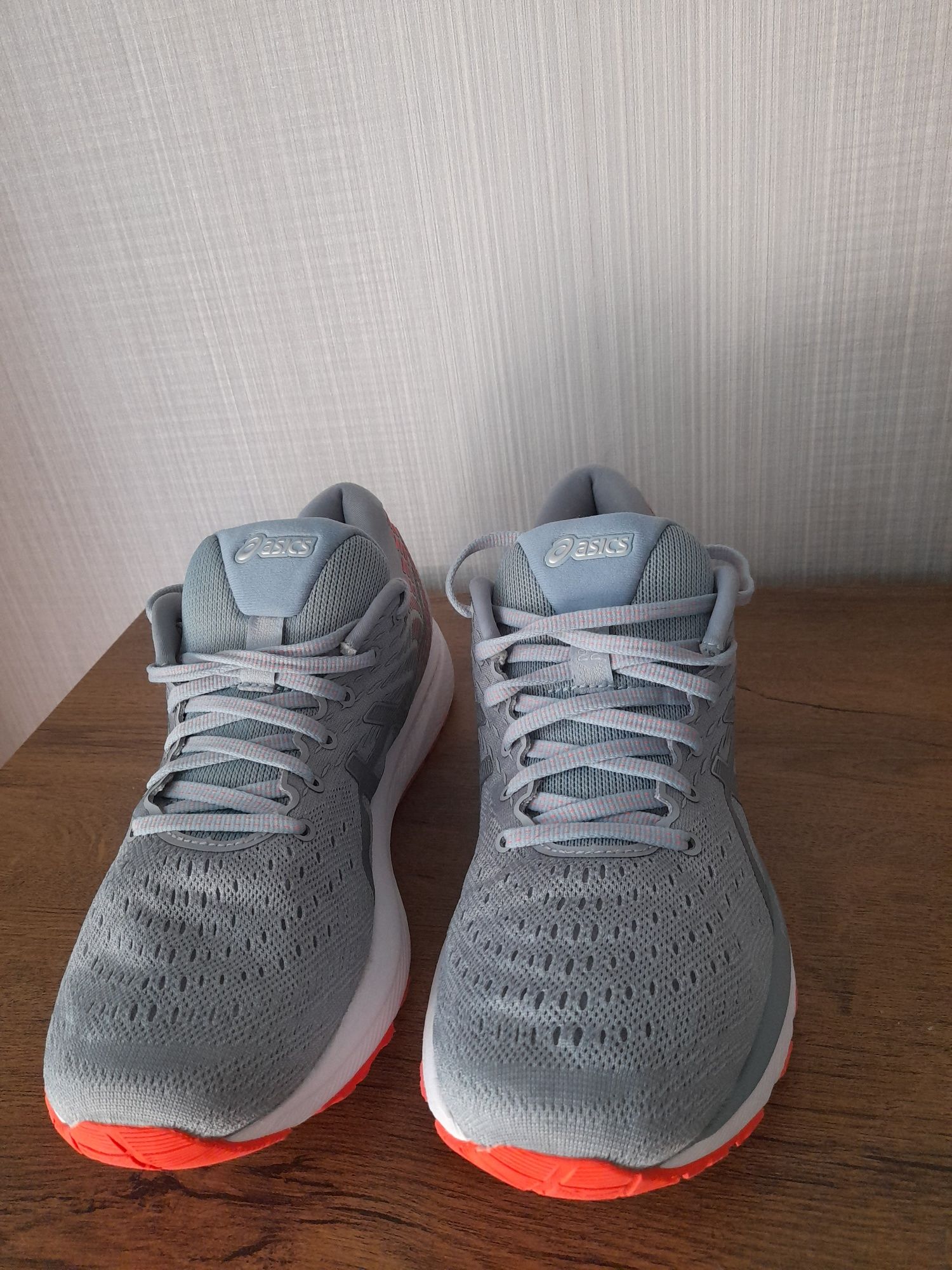 Asics gel Cumulus 22 маратонки 42.5 номер.