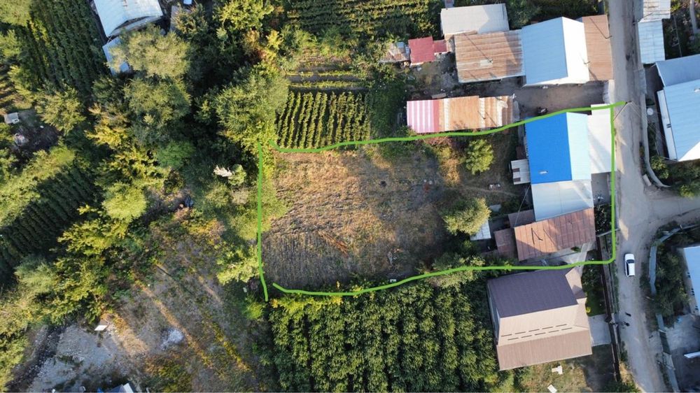 Продам участок с жилым строением и пристройками