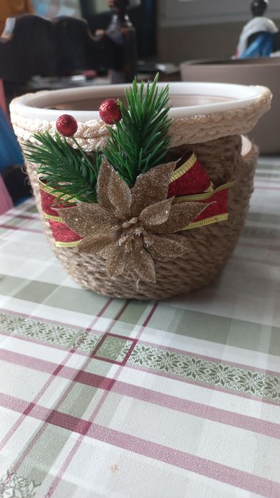 Ръчно изработени кашпи за цветя