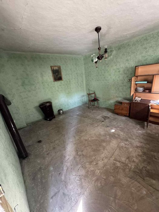 Продава се селска къща