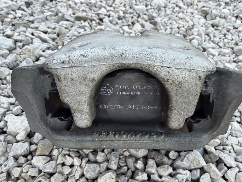 Спирачен апарат за Toyota Avensis / Corolla / RAV4 – Bosch задeн десен