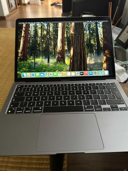 Apple MacBook Air M1 , 8GB RAM, 250GB SSD, Retina Display