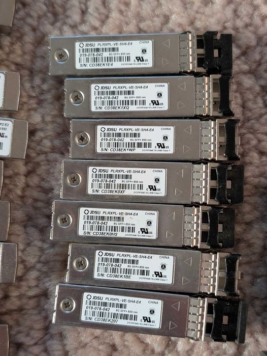 Vând urgent SFP de 8 GB JDSU, Finisar, Avago, card SD Cisco 64GB