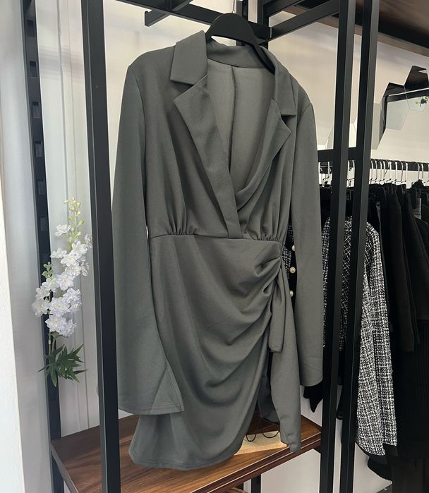 Дамски дрехи на едро