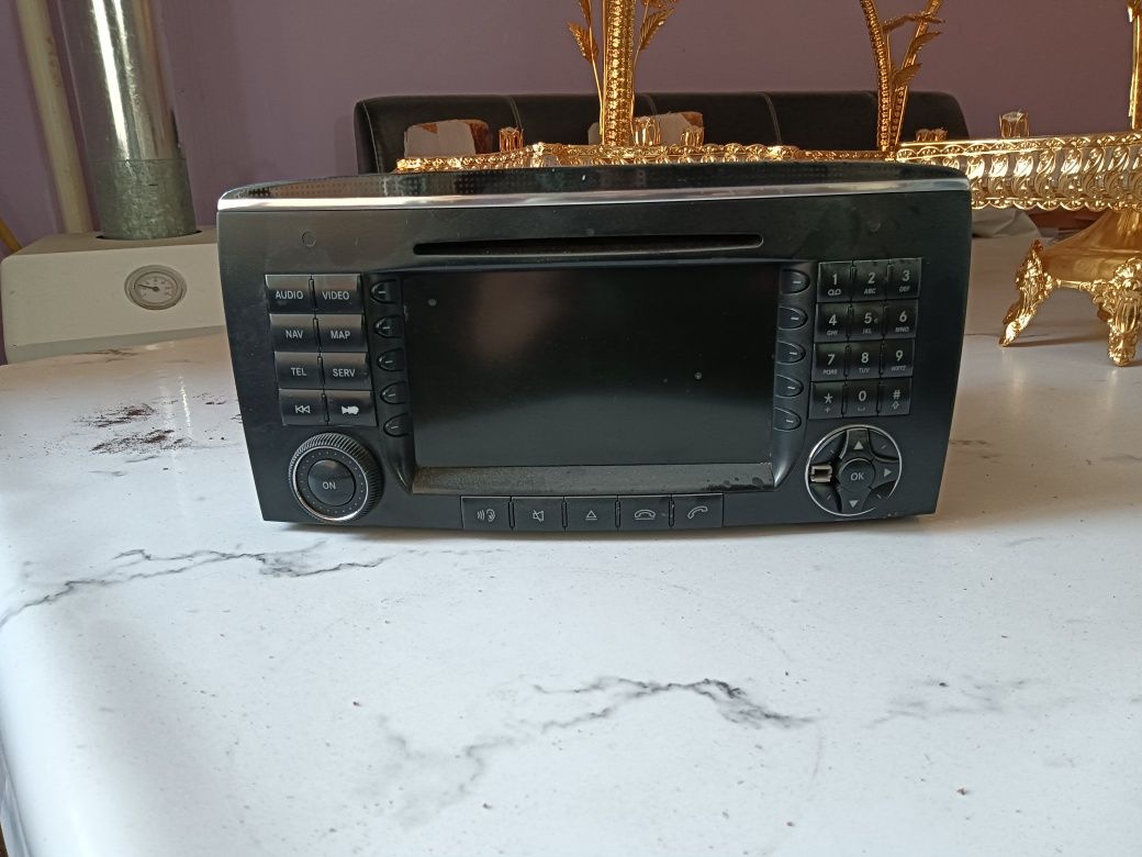 Продам магнитофон на мерс R-Class