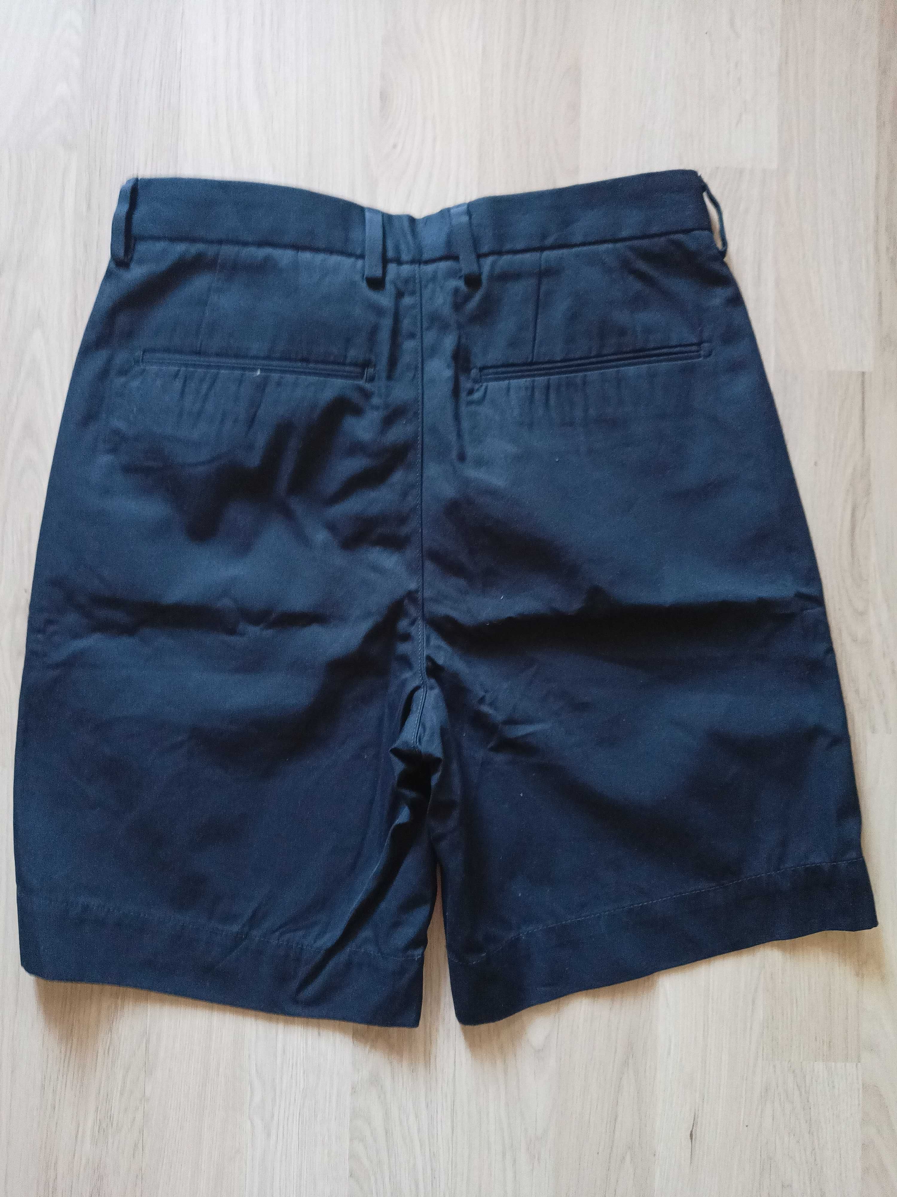 Продавам мъжки бермуди Zara, размер S