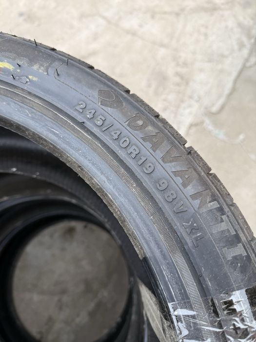 Set cauciucuri iarna aproape noi 245/40 R19 Davanti Wintoura +