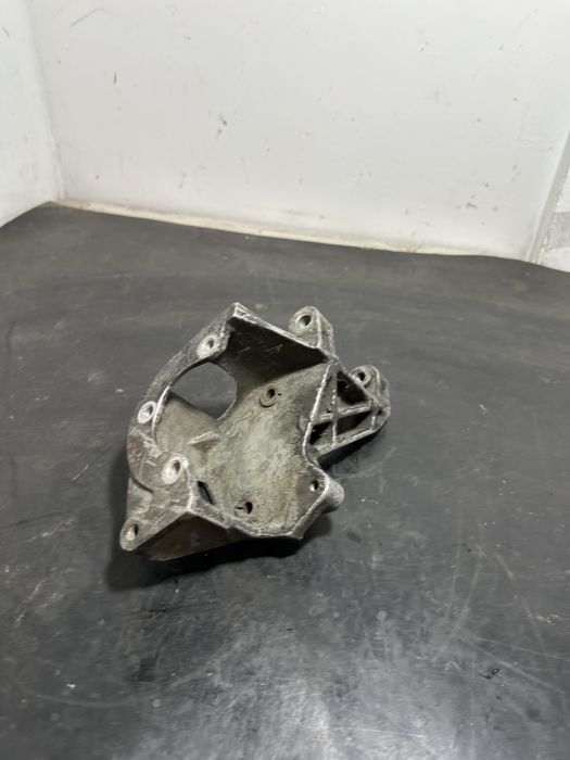 Suport pompa servodirectie Audi A4 B5 1.9 AFN AVG 028145523E