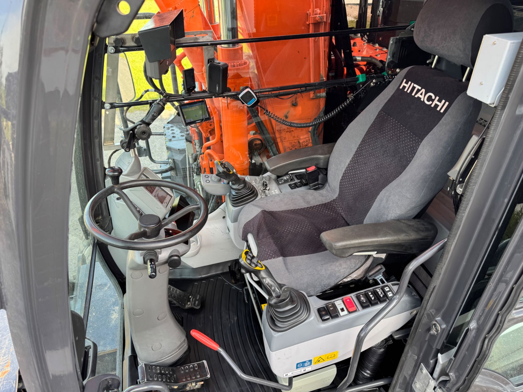 Hitachi ZX140 W6 rototilt engcon excavator cu roți 2019