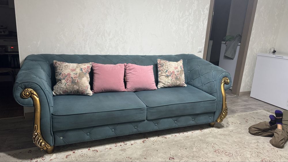 Диван и два кресла