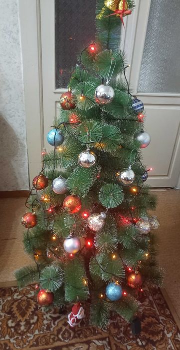 Продам новогоднюю елку