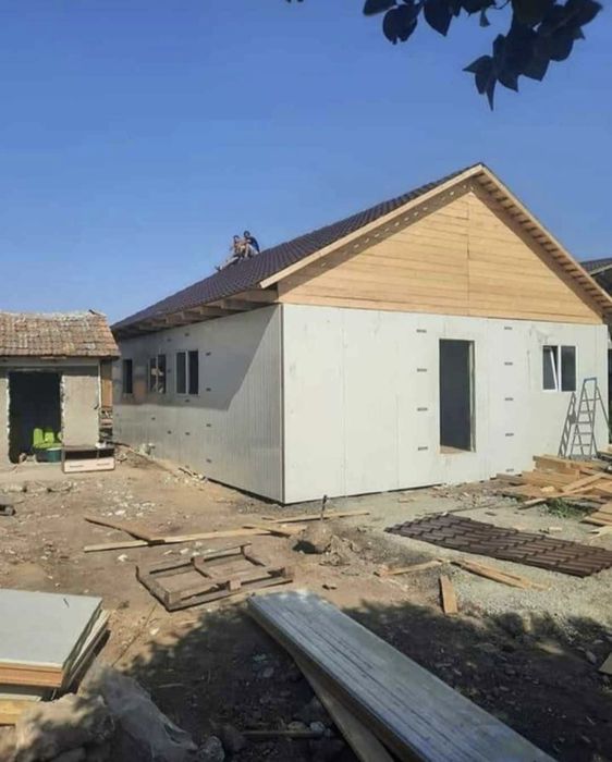 Case și cabane din lemn