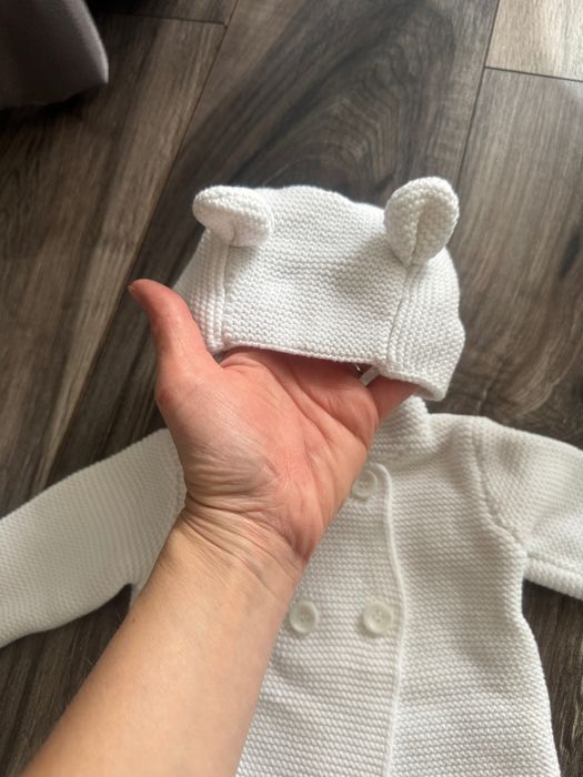 Сет от пухено якенце Жирафчето Софи и бяла жилетка с ушички.Р-р 0-3 м.