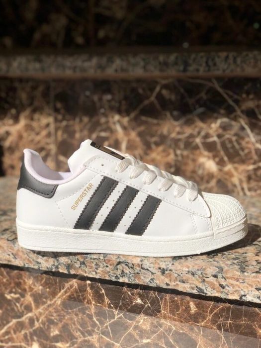 Налични Adidas Superstar Дамски Маратонки