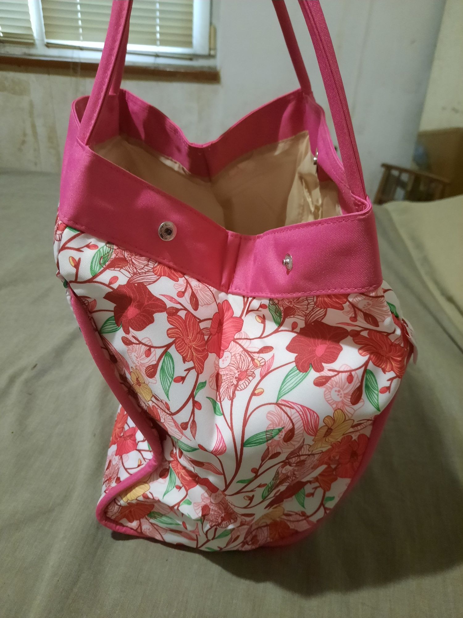Плажни чанти Avon