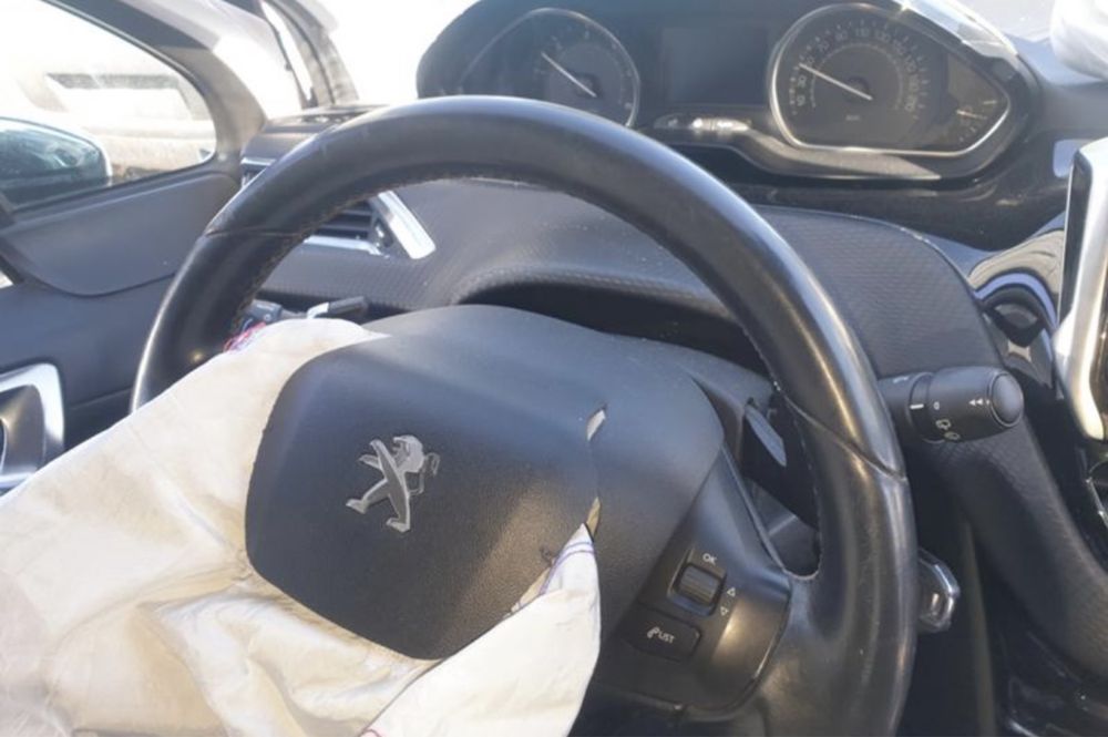 Peugeot 2008 1.6HDI на части