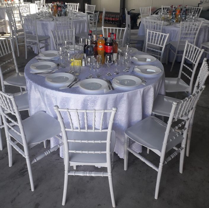 Cort si scaune Chiavari evenimente
