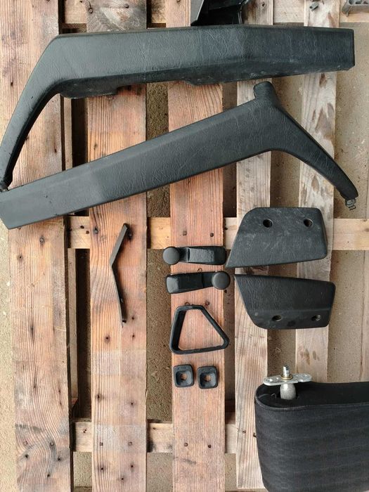 Части за мерцедес w124 купе салон подлаътник и др.