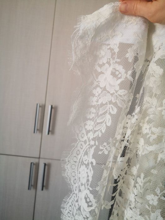 Perdele din dantela alb-crem