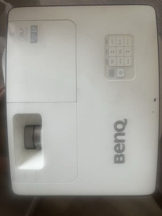 Продам проектор Benq