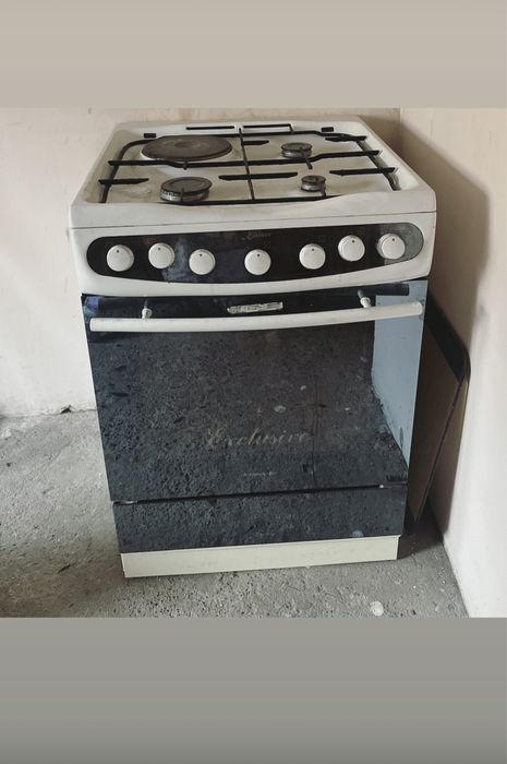 Продам газовую плиту с духовкой