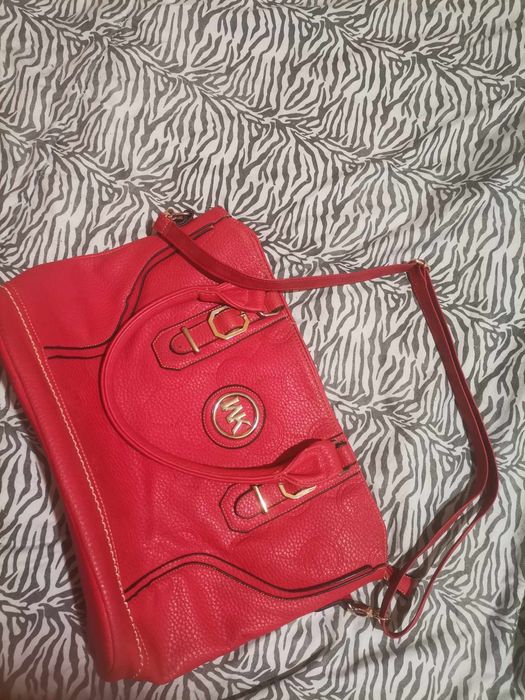 Екстравагантни дамски чанти.