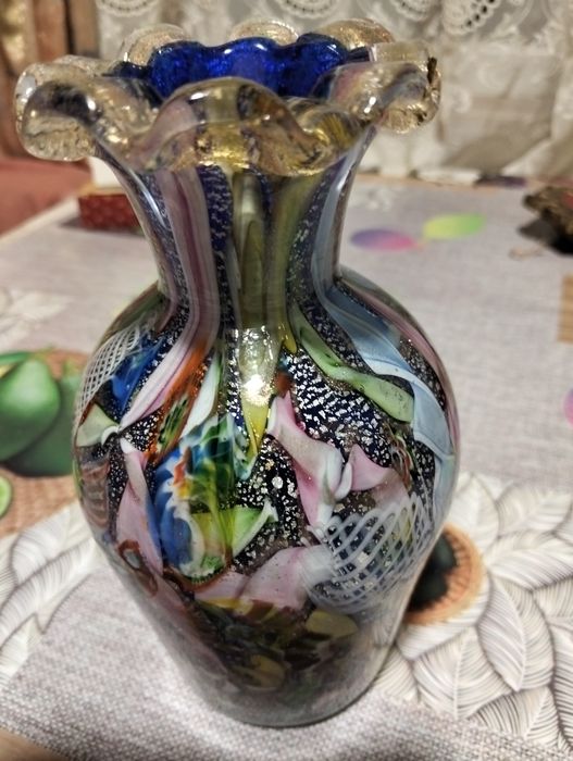 Vază din sticla de murano în stare foarte buna