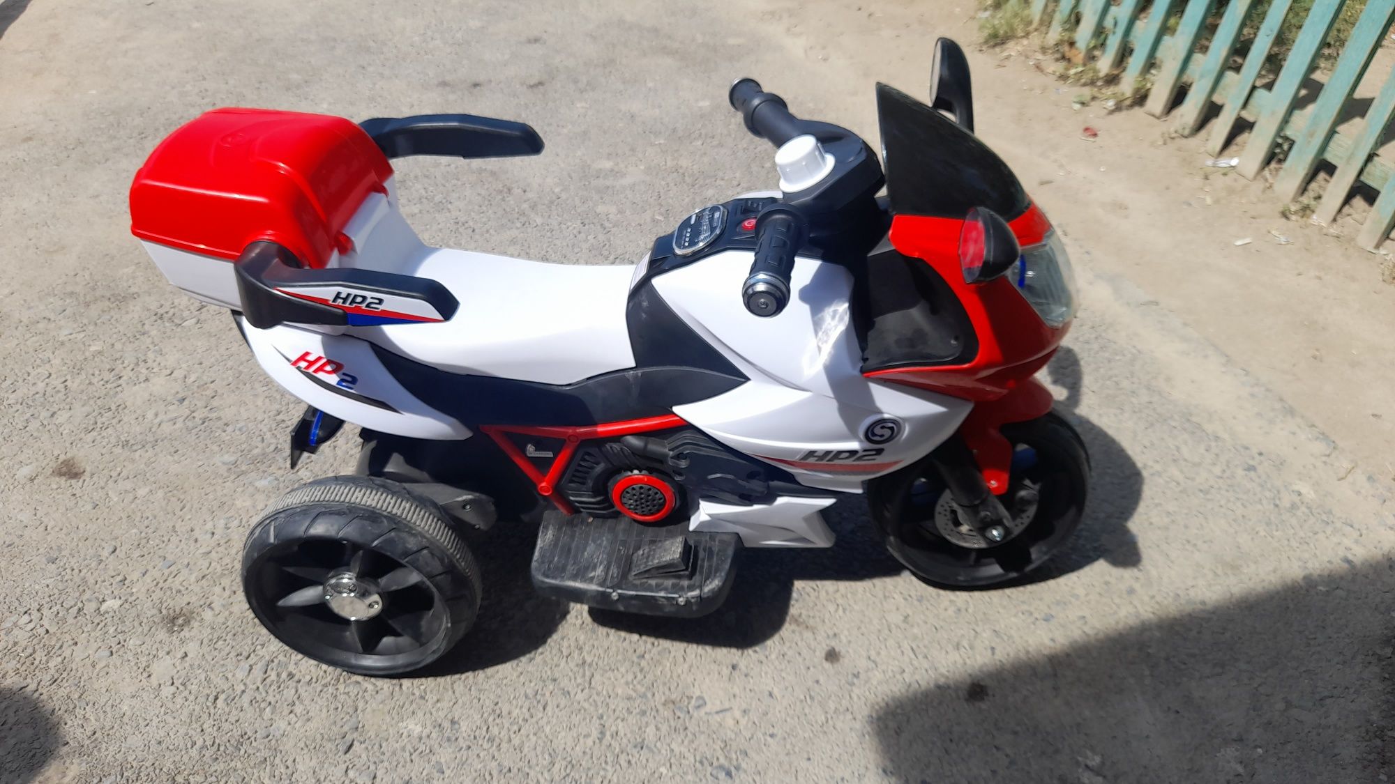 Мотоцикл детский с зарядном  устройством
