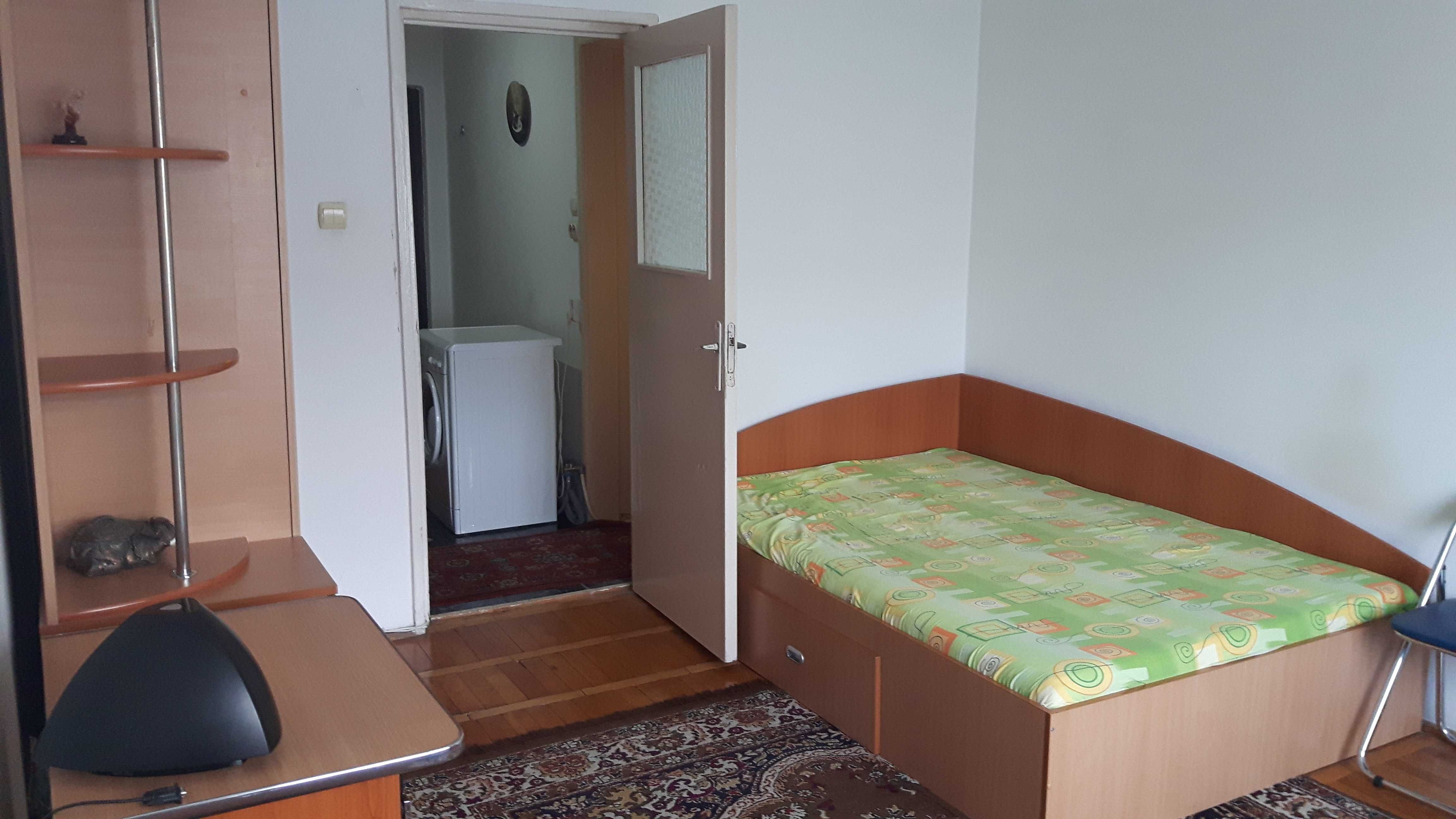 Proprietar inchiriez apartament cu o camera 30mp complex studentesc