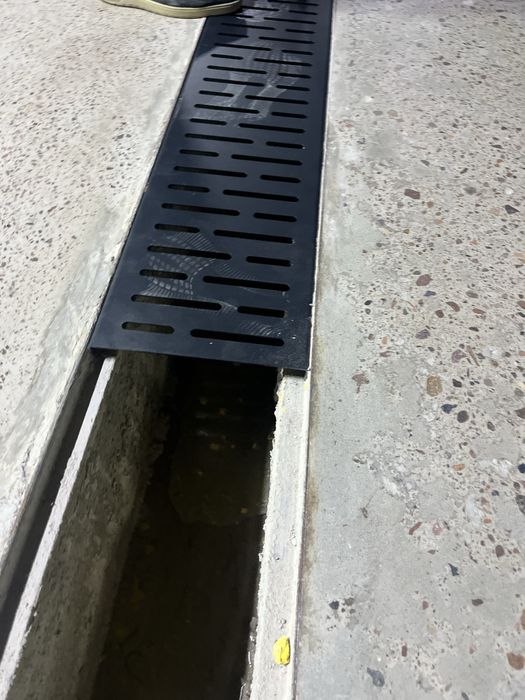 Plastik va temir lotoklar