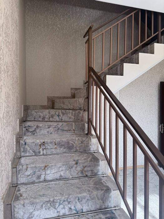 Продается 5 ком квартира дуплекс в кирпич новостройке, Дружба Народов