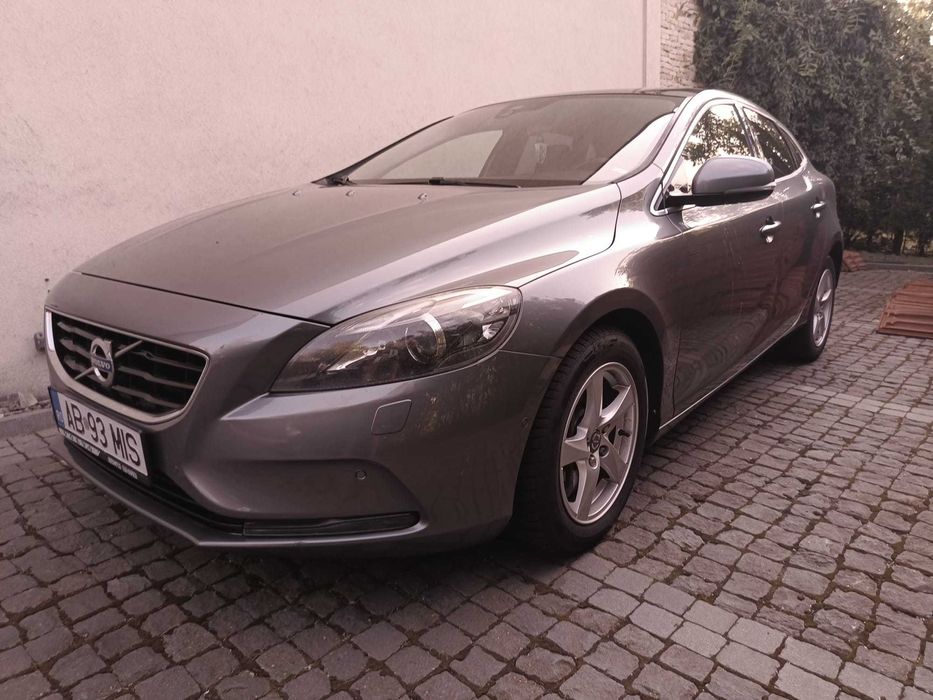 Volvo V40 D4 – 2015 – Full Option – 190 CP