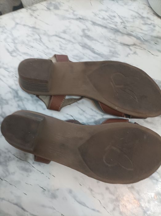 Сандали от естествена кожа Riekir и Caprice