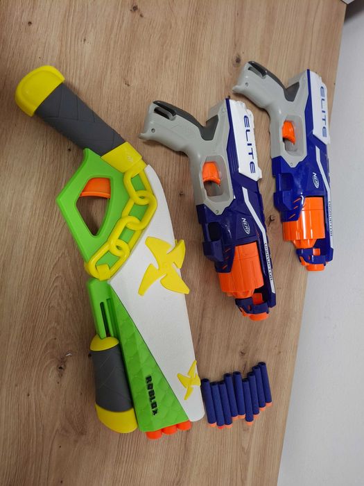 Vand lot jucarii cu 3 arme Nerf