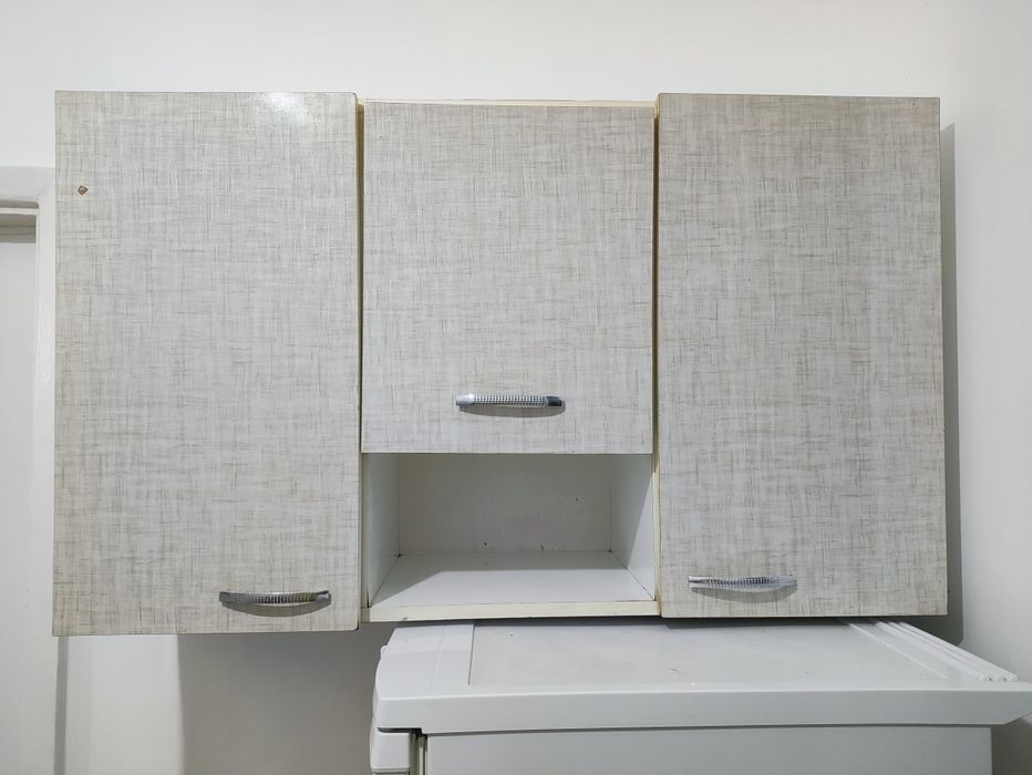 Продам навесной шкаф