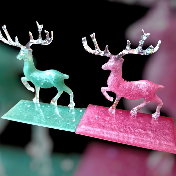 Коледни еленчета от епоксидна смола