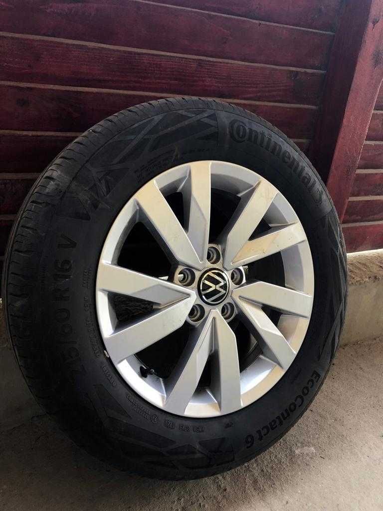 Vand 4 anvelope și jante VW