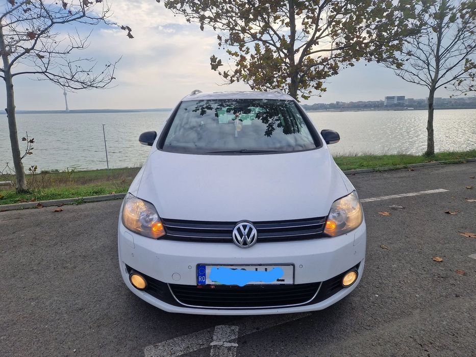 Volkswagen Golf an 2012 Cutie Viteze AUTOMATA DSG service la zi Senzori parcare spate