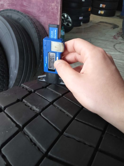 2 товарни гуми 265/70R19.5 Continental Hybrid HD3 140/138M M+S 16PR