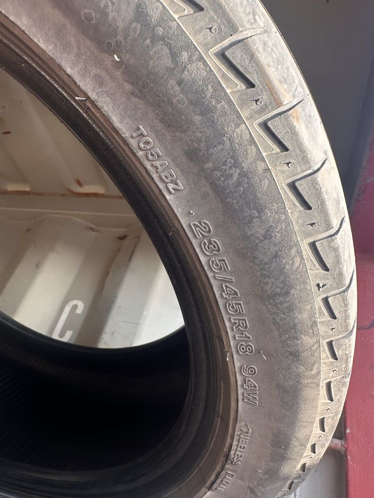 Шины 235/45R18 (2шт)