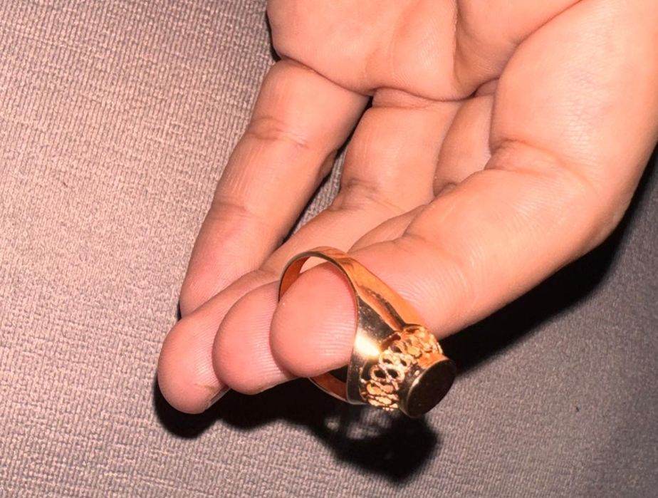 Продам золотое кольцо